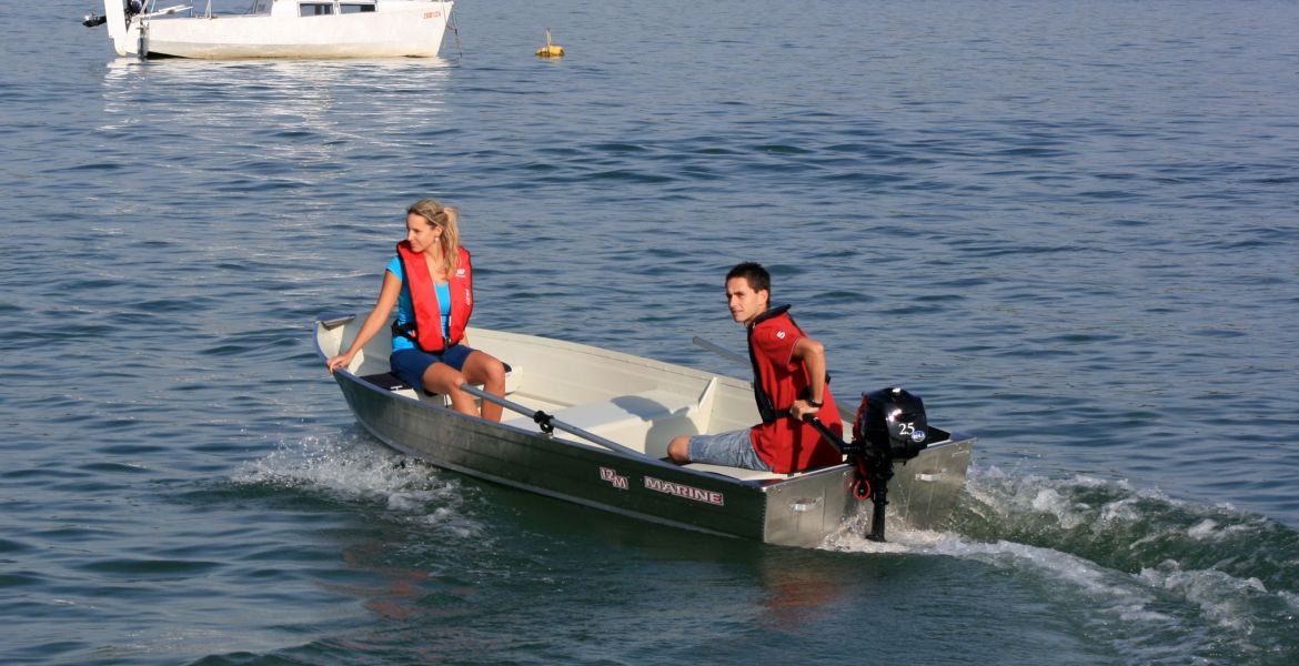 Marine 12 M
