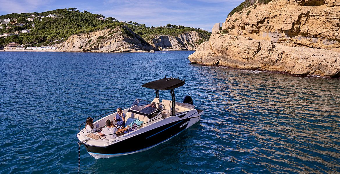 Quicksilver Activ 805 Open