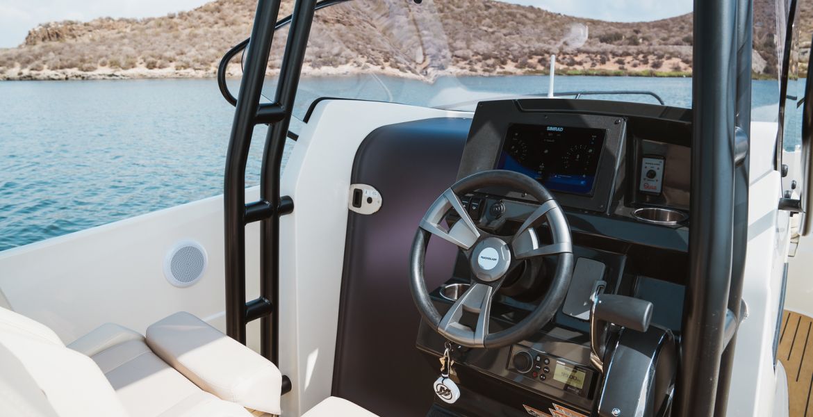 Quicksilver Activ 705 Open
