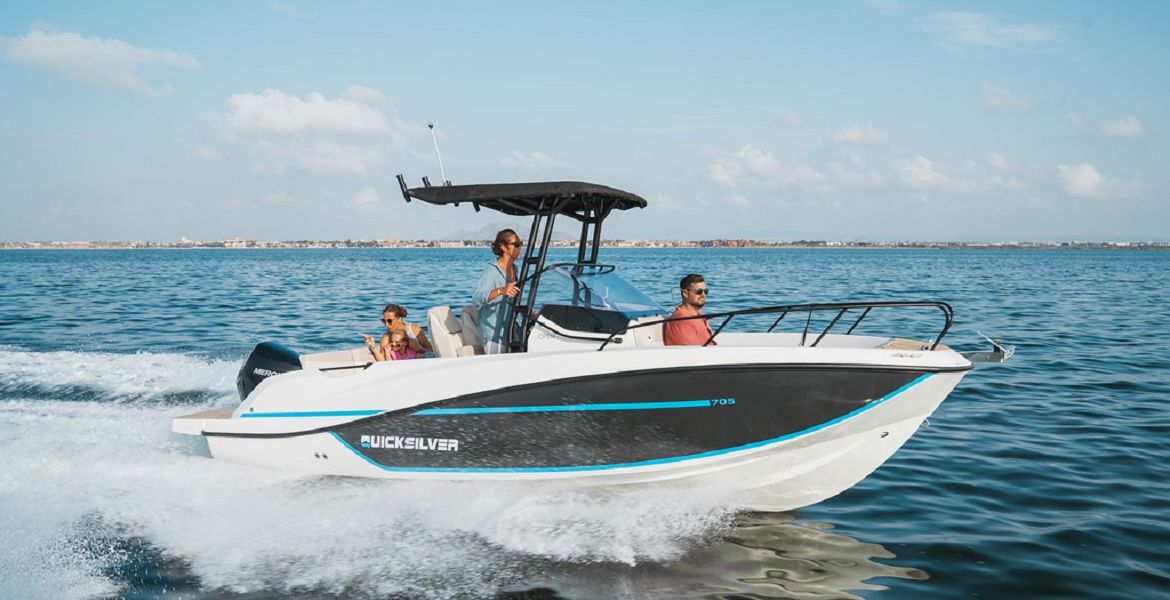 Quicksilver Activ 705 Open