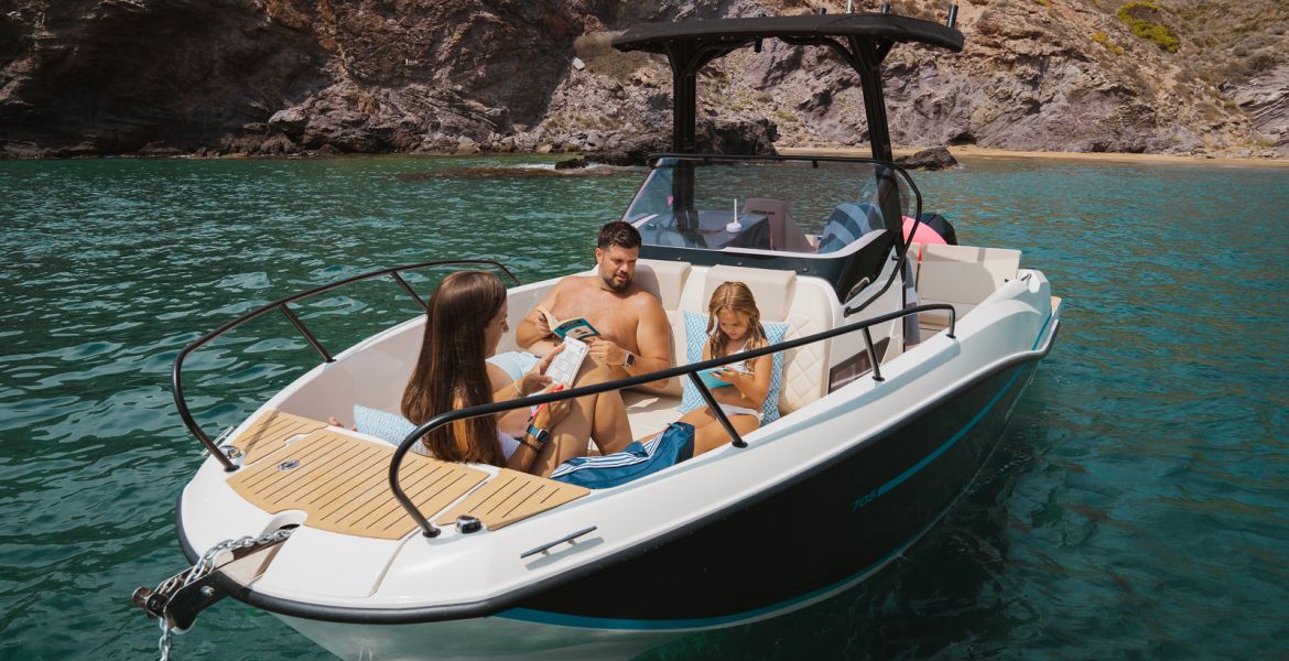 Quicksilver Activ 705 Open