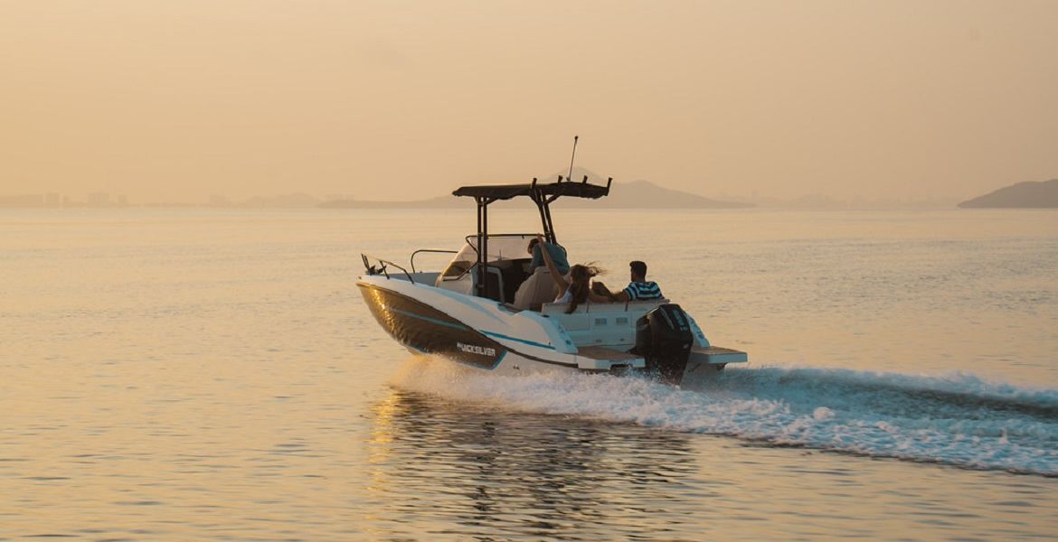 Quicksilver Activ 705 Open