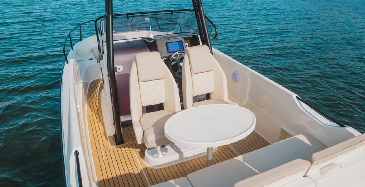 Quicksilver Activ 705 Open