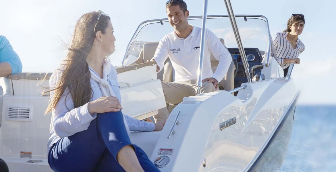 Quicksilver Activ 675 Sundeck