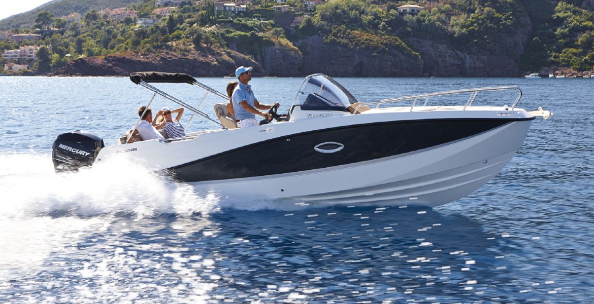Quicksilver Activ 755 Sundeck